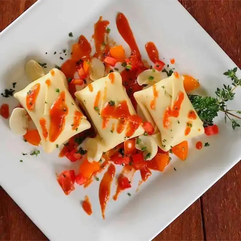 Sfogliati Queijo, Tomate Seco e Manjericão